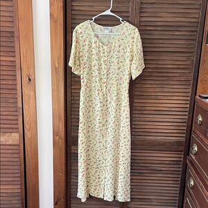 Beautiful Yellow Floral Rayon Dress (L)